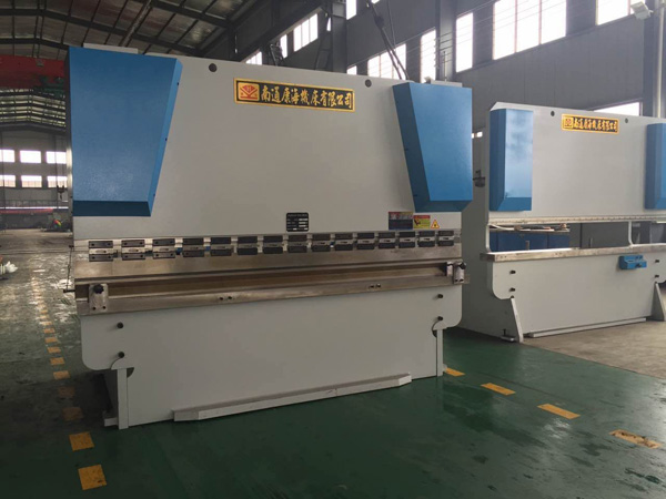 WC67Y-300t3200液壓(yā)闆料折彎機